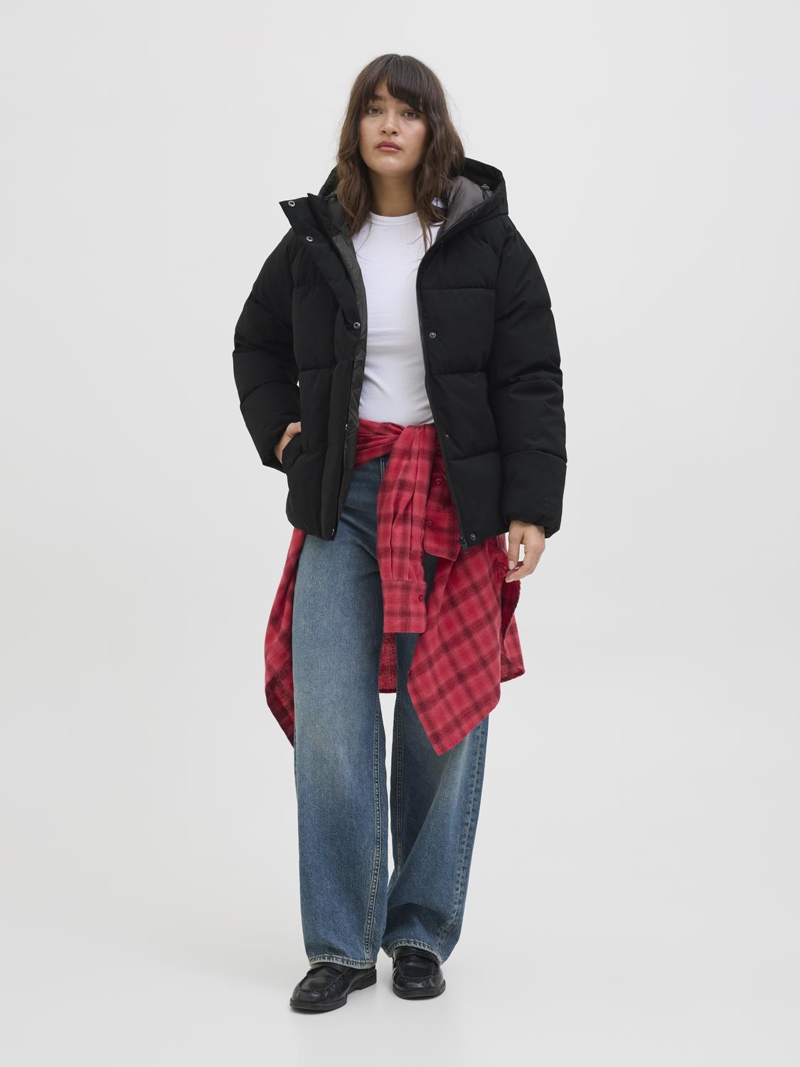 model_shot-front_full